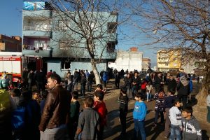Bursa'da tekstil atölyesindeki yangın mahalleliyi sokağa döktü