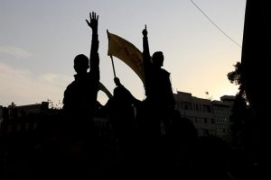 İran'daki protestolarda 1'i polis 10 kişi hayatını kaybetti