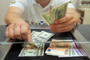 Dolar ve Euro ne kadar oldu? (Serbest piyasada döviz fiyatları)