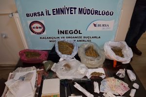 Bursa'da uyuşturucu taciri kahvede yakalandı