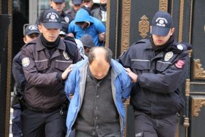 İki ilde çete operasyonu: 17 gözaltı
