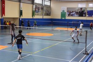 Bursa'da badmintoncular il birinciliği için raket salladı