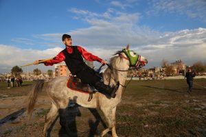 Mersin'deki cirit gösterisi nefes kesti
