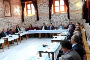 Bursa'da muhtarlardan Osmangazi Belediye Başkanı Dündar'a teşekkür