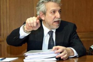 Darbeci askerler için Atina'dan flaş hamle!