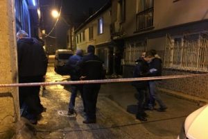 Bursa'da polisi yaralayan iki zanlı adliyeye sevk edildi