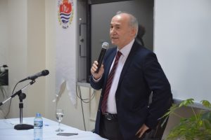 Prof. Dr. Ahmet Şimşirgil Bursa'da gençlerle bir araya geldi