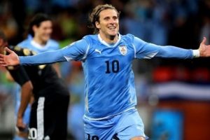 Forlan, Hong Kong takımı Kitchee ile anlaştı