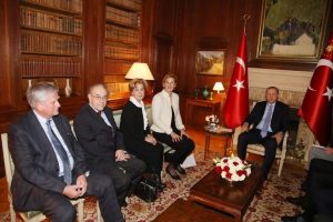 Erdoğan, Osmanlı hanedanı üyelerini ağırladı