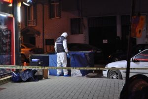 Tekel markette silahlı kavga; 1 ölü, 1 yaralı
