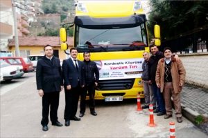 Bursa'da öğrencilerden Suriye'ye yardım TIR'ı