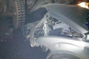 Otomobil traktöre çarptı: 2 ölü, 3 yaralı
