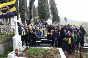 Lefter Küçükandonyadis mezarı başında anıldı