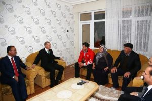 Cumhurbaşkanı Erdoğan milli güreşçiyi ziyaret etti