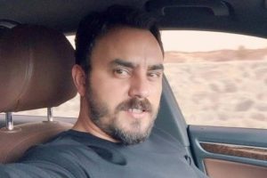 Evinin çatısından düşerek hayatını kaybetti