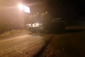 Tank ve sağlık personeli sınıra ulaştı