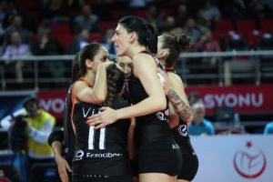 Galatasaray'ı yenen Eczacıbaşı VitrA liderliğini korudu