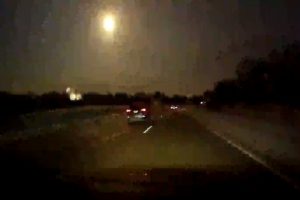 Meteor geceyi böyle aydınlattı