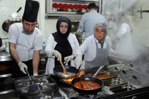 Milli yemekler ''fast food''a karşı