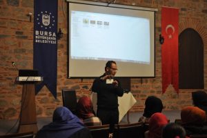 Bursa'da geleceğin yazarları İncirli Kültür Merkezi'nde buluştu