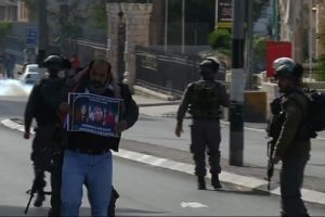 İsrail askeri 19 Filistinliyi gözaltına aldı