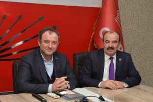 Bursa'da Başkan Türkyılmaz'dan CHP Nilüfer'e 'hayırlı olsun' ziyareti