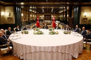 Beştepe'de erkler zirvesi