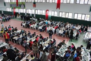 Bursa'da öğrenciler satrançta hünerlerini sergiledi