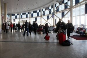Yollar kapandı: Vatandaşlar terminallerde mahsur kaldı