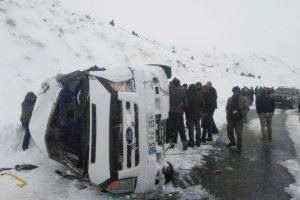 Öğretmenleri taşıyan minibüs takla attı: 9 yaralı
