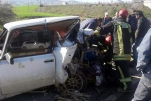Cip otomobile çarptı: 3 yaralı