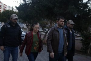 FETÖ firarisi eski hakim ve savcı eşi yakalandı