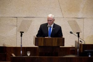 İsrail Parlamentosu'nda Arap milletvekillerinden Pence protestosu