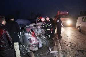 Ölümden döndü yine de aracını bırakmadı