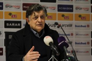 Yılmaz Vural ilk maçından mağlup ayrıldı