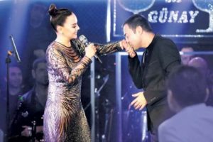 Zoraki barıştılar