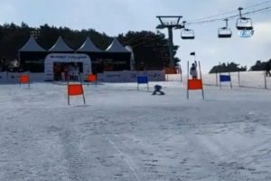 Robot kayakçılar pistte