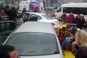İki otomobil çarpıştı: 4 yaralı