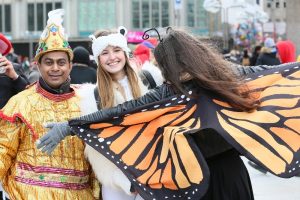 Karnavalda 300 tonun üzerinde şekerleme dağıtıldı