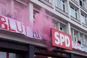 Almanya'da PKK yandaşları SPD binasını bastı