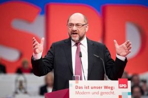 Martin Schulz görevinden istifa etti