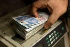 Türkiye'de tasarruf mevduatları 1 trilyon liraya gidiyor