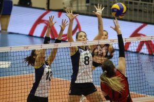 VakıfBank, Fenerbahçe'yi devirdi