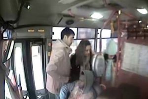 Adana'da 7 saniyede yankesicilik kameralara böyle yansıdı