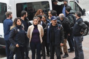 6 HDP'li yönetici tutuklandı