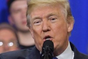 Trump seri ateş düzeneğini yasaklatıyor