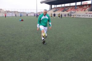 69 yaşındaki futbolcu transfer oldu