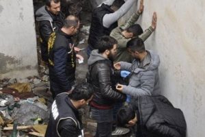 Diyarbakır'da 15 el yapımı patlayıcı ele geçirildi