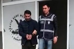 Otomobillerin camlarını kırıp hırsızlık yapan zanlı yakalandı