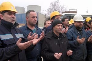 2 bin işçi bir günlük yevmiyelerini Mehmetçik'e bağışladı